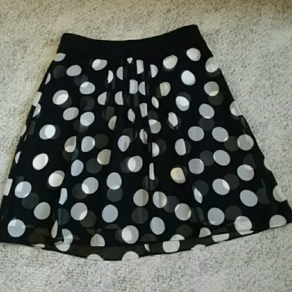 EUC! Ann Taylor polka dot skirt.